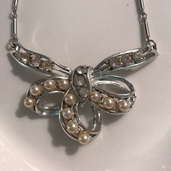 Vintage Pearl & Rhinestone Necklace - Picture 2 of 3